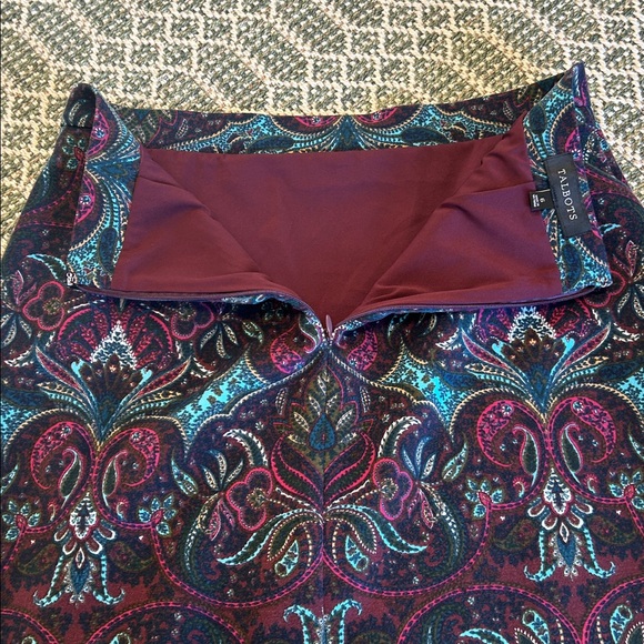 Talbots Paisley Pencil Skirt Blue Burgundy Knee Length Office Career Skirt | 6 - Picture 6 of 9